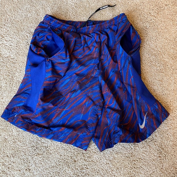 Nike DRI-FIT running workout shorts - Picture 2 of 6